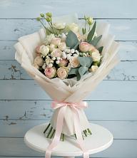 Букет цветов из:  Розы и Лизиантусы в Гиганте