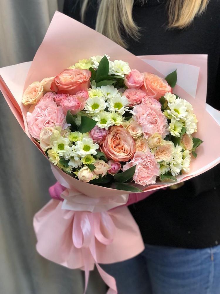 Букет цветов из: Гвоздики, Розы и Хризантемы в Гиганте