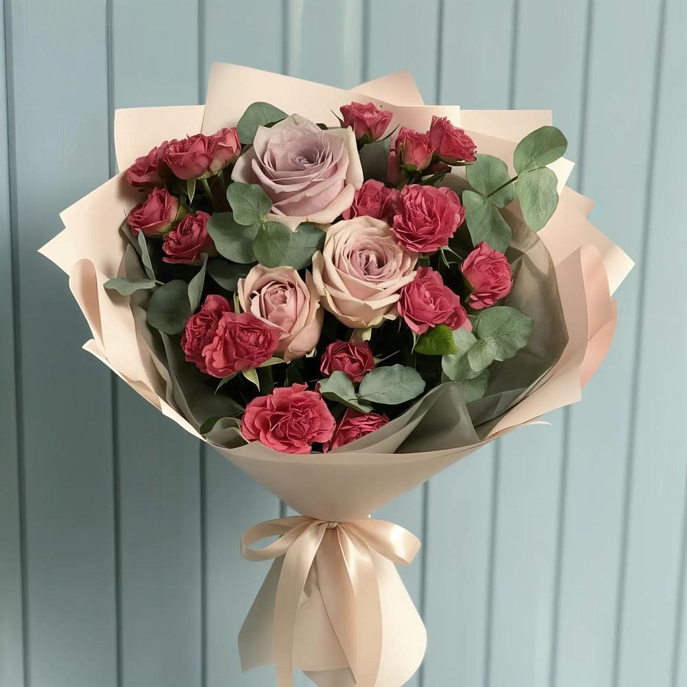 Букет цветов из: Гвоздики и Розы в Гиганте