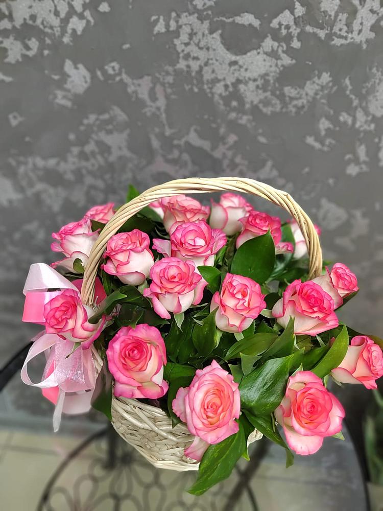 Цветочная композиция из Розы в корзине в Гиганте