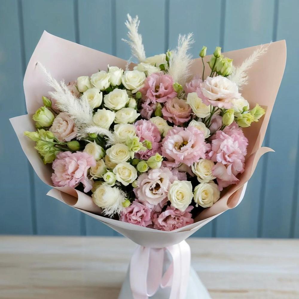 Букет цветов из: Альстромерии и Розы в Гиганте