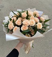 Букет Кремовые розы Латте в Гиганте