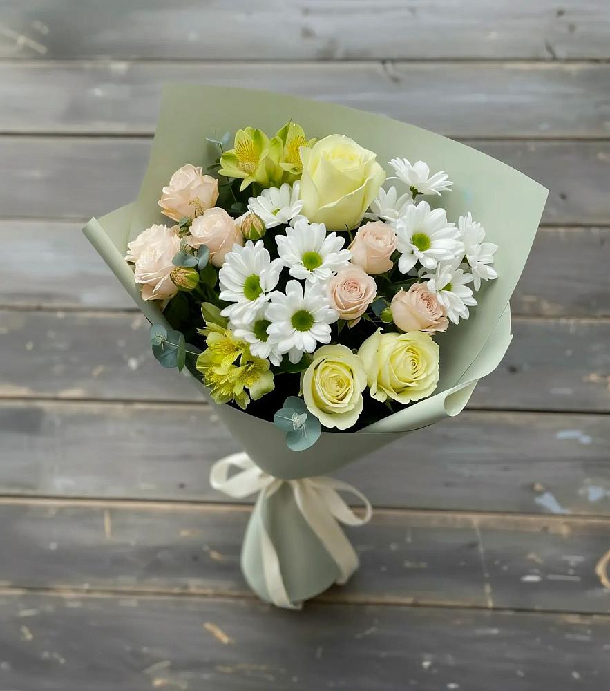 Букет цветов из: Альстромерии, Розы и Хризантемы в Гиганте