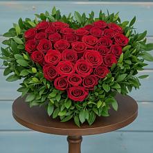 Цветочная композиция из Розы в виде сердца в Гиганте