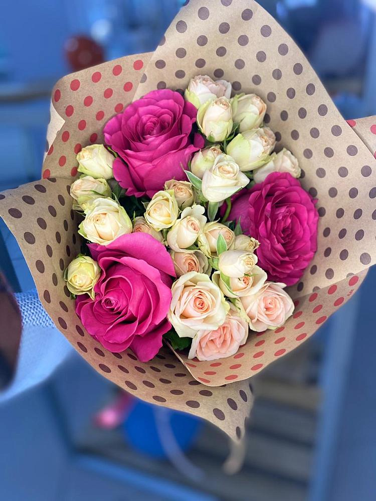 Букет цветов из: Розы в Гиганте