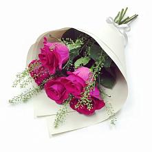 Букет цветов из:  Розы в Гиганте