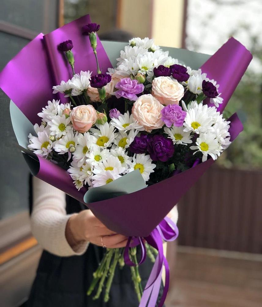 Букет цветов из: Хризантемы, Гвоздики и Розы в Гиганте