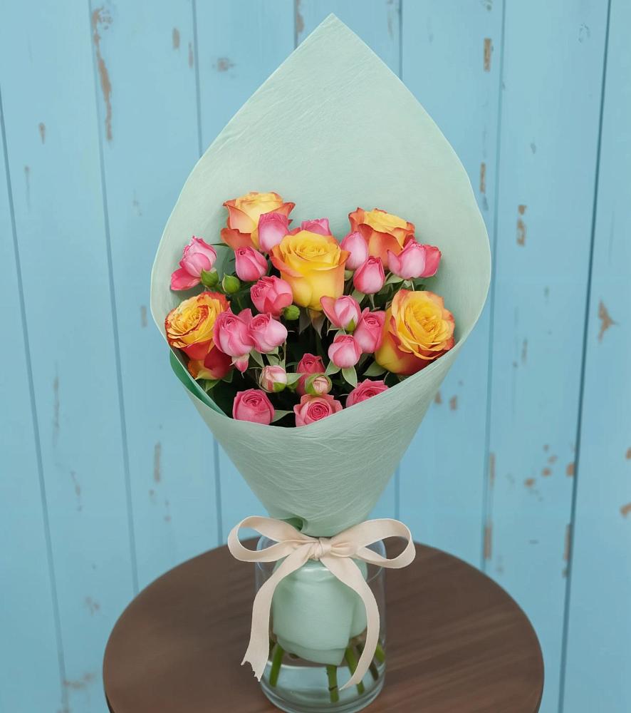 Букет цветов из: Розы в Гиганте