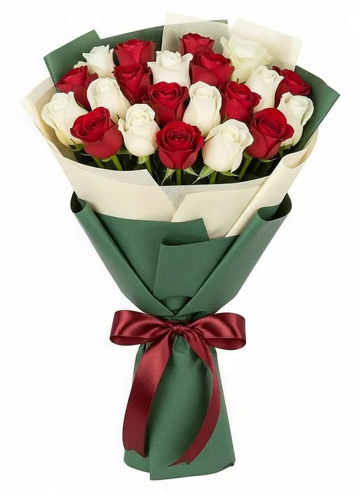 Букет Микс из красных и белых роз в Гиганте