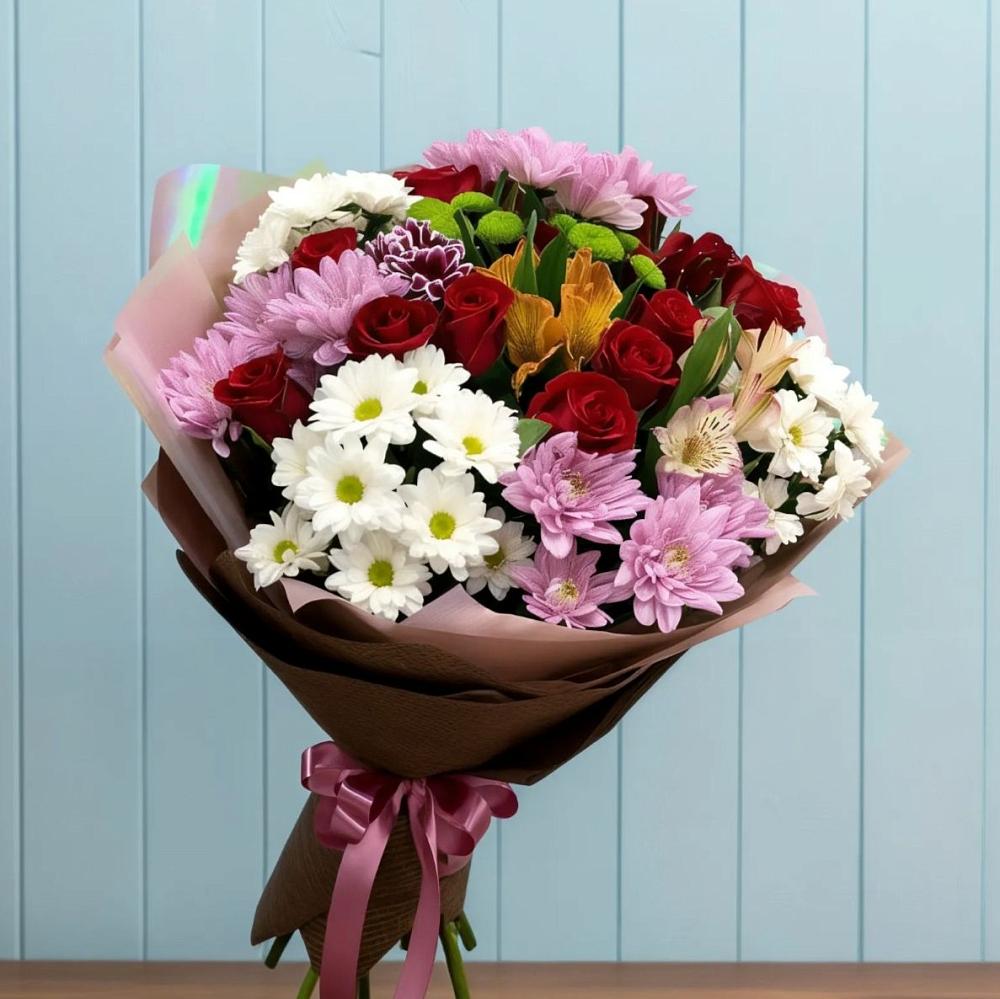 Букет цветов из: Розы, Хризантемы и Альстромерии в Гиганте