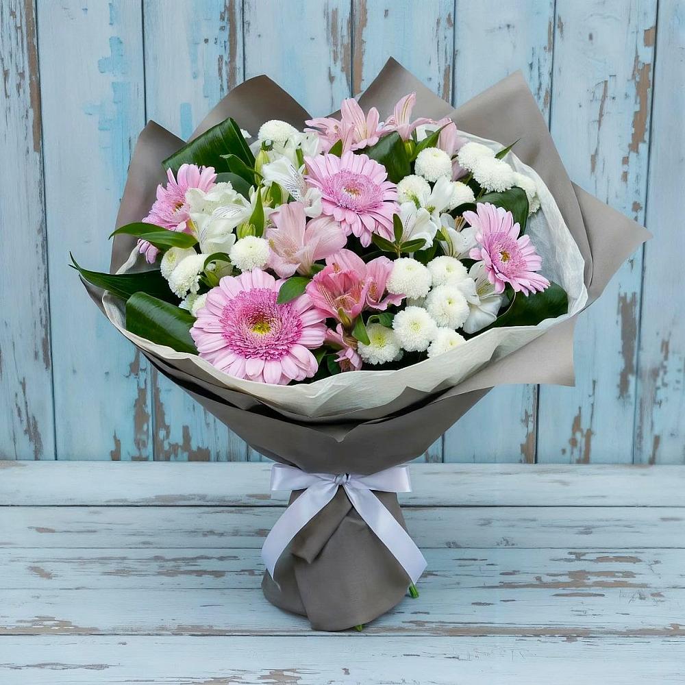 Букет цветов из: Герберы, Альстромерии и Хризантемы в Гиганте