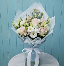 Букет цветов из:  Розы и Лизиантусы в Гиганте