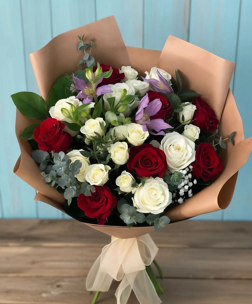 Букет цветов из: Розы и Альстромерии в Гиганте