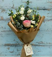 Букет цветов из:  Розы и Лизиантусы в Гиганте