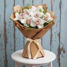 Букет цветов из:  Орхидеи и Розы в Гиганте